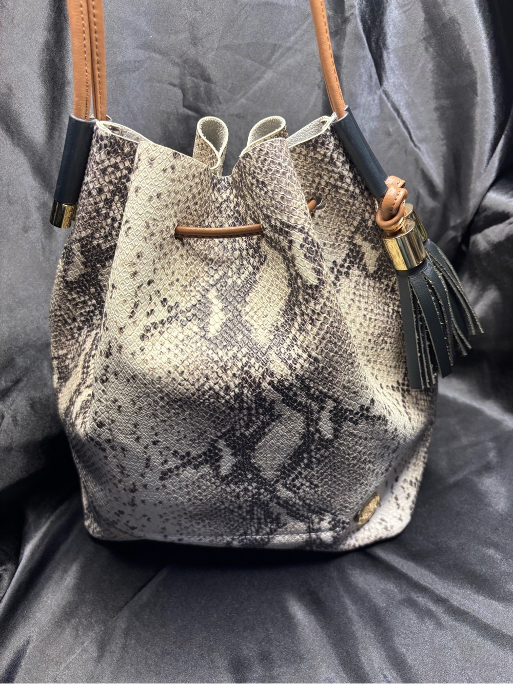 Vince Camuto Lorin Python Print Drawstring Bucket Bag - Picture 3 of 10